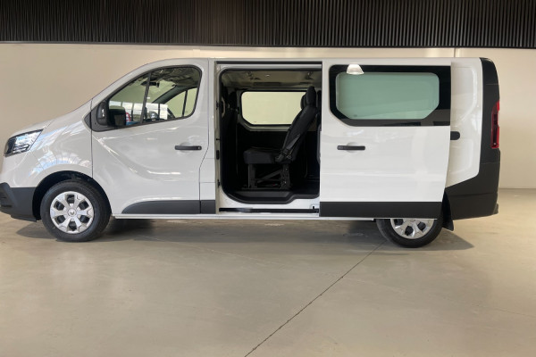 2023 Renault Trafic X82 Crew Pro Van Image 5