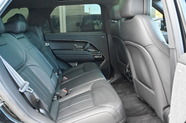 2026 Land Rover Range Rover Sport L461 D300 Dynamic SE SUV image 8