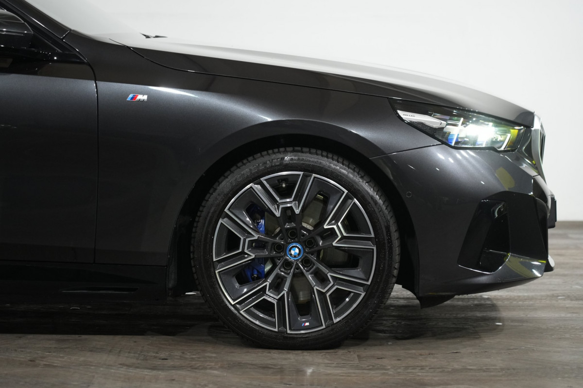 2025 BMW i5 eDrive40 M Sport Sedan