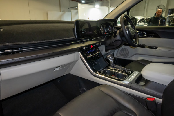 2023 Kia Carnival KA4 Special Edition People Mover image 7