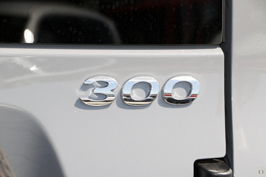 2025 GWM Tank 300 P01 Lux Hybrid SUV Image 7