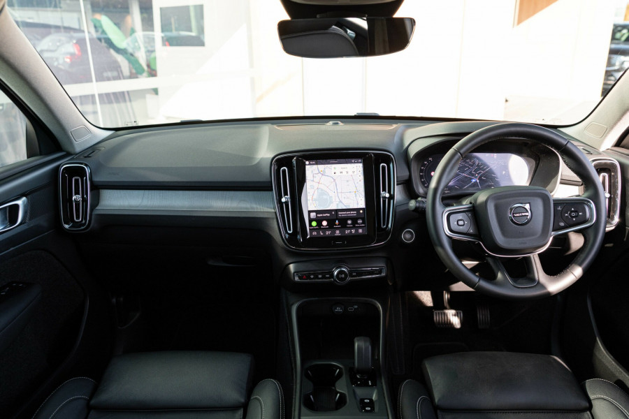 2025 MY26 Volvo XC40 XZ Plus B4 SUV Image 4