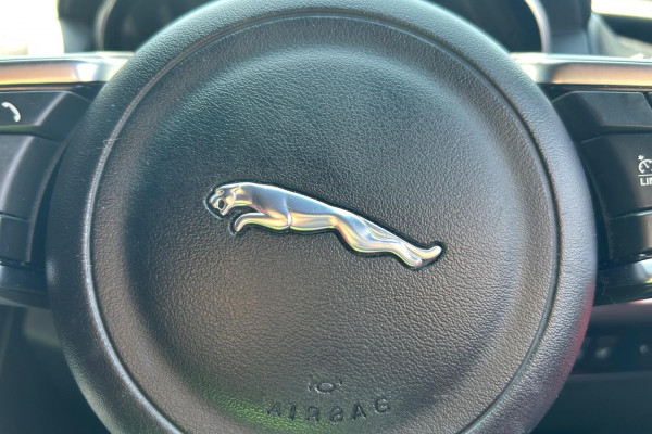 2016 MY17 Jaguar F-PACE X761 20d R-Sport SUV Image 21