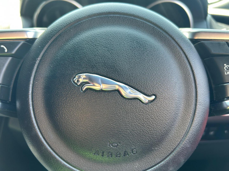 2016 MY17 Jaguar F-PACE X761 20d R-Sport SUV Image 21