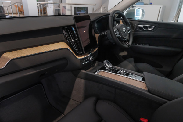 2026 Volvo XC60 UZ Plus B5 Bright SUV Image 7