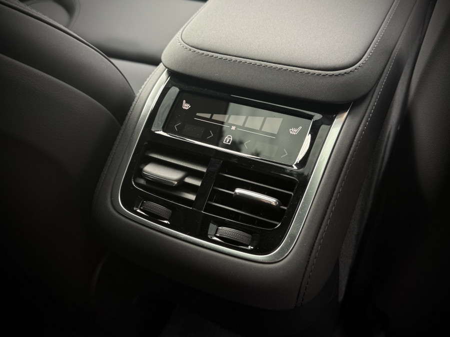2026 Volvo XC90 L Series Ultra B5 Bright SUV Image 13