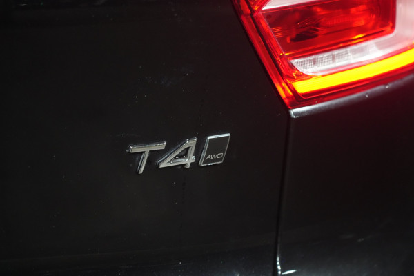 2020 Volvo XC40 XZ T4 Inscription SUV image 10