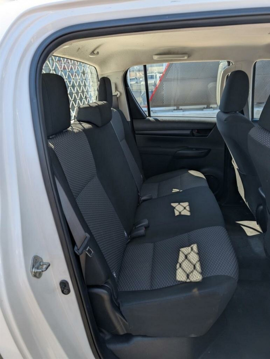 2021 Toyota HiLux GUN125R WorkMate Double Cab Chassis Image 11