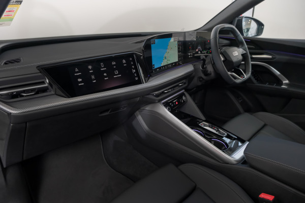 2026 Audi Q5 e-hybrid 270kW SUV image 8