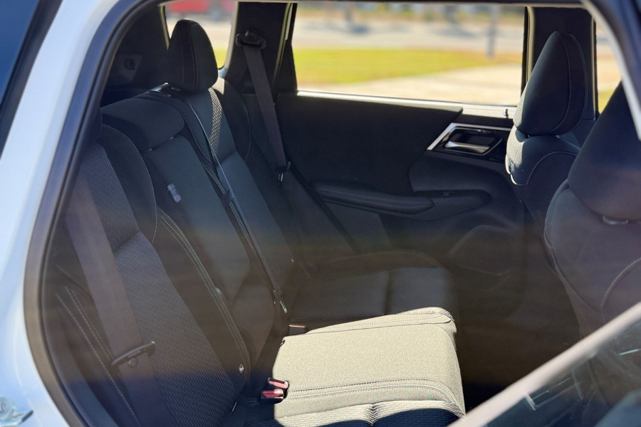 2024 Mitsubishi Outlander ZM PHEV ES SUV Image 9