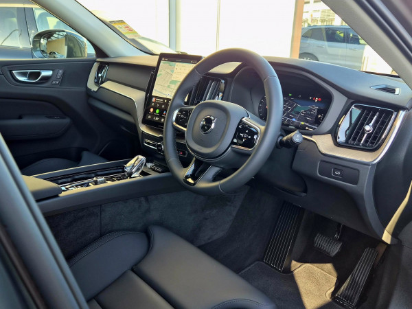 2026 Volvo XC60 UZ Plus B5 Bright SUV image 6
