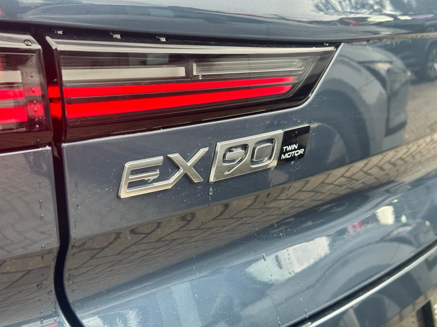 2025 Volvo EX90 No Series Plus Twin Motor SUV Image 3