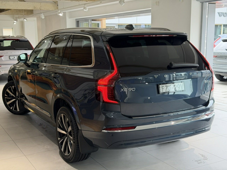 2026 Volvo XC90 L Series Plus B5 Bright SUV Image 3