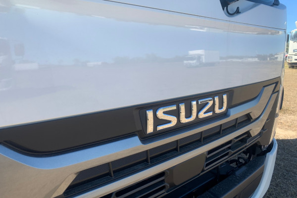 2026 Isuzu NNR 45-150 DT D34 Cab Chassis Image 4
