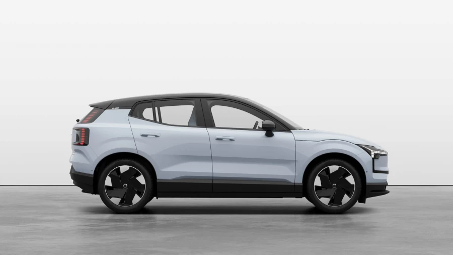 2025 Volvo EX30  Single Motor Extended Range Ultra SUV Image 5