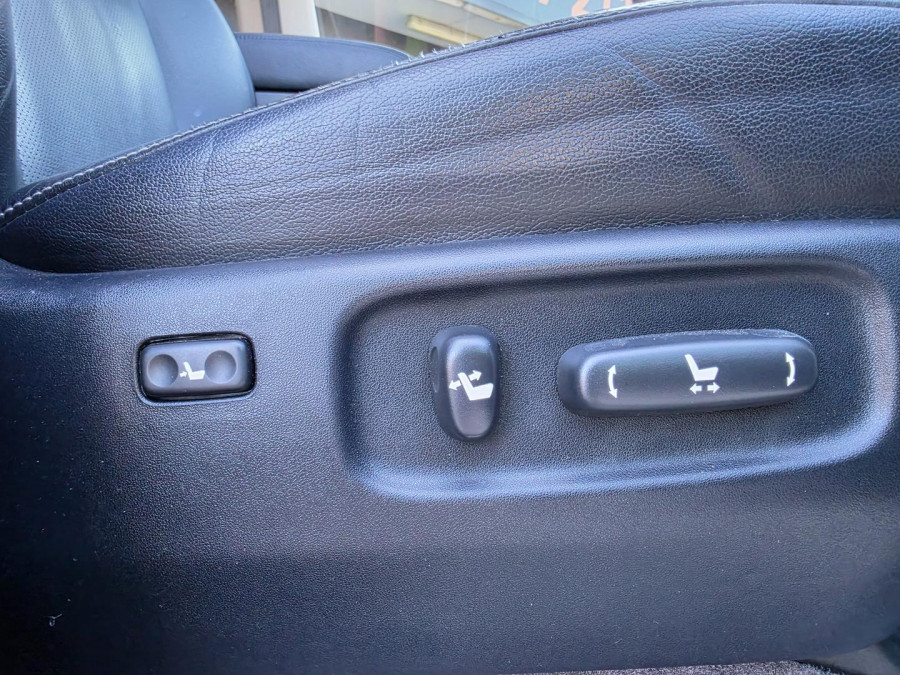 2012 MY10 Toyota LandCruiser VDJ200R Sahara SUV Image 27