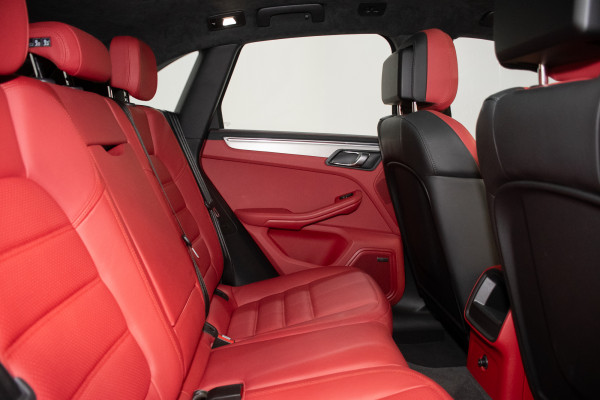 2015 Porsche Macan SUV Image 3