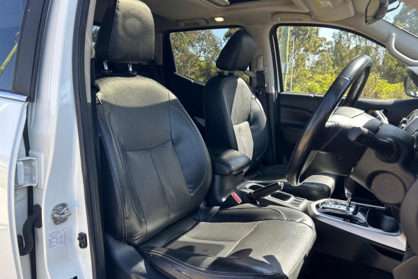 2019 Nissan Navara D23 Series 3 ST-X King Cab Pickup Image 21