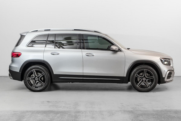 2025 Mercedes-Benz GLB-Class X247 GLB200 SUV image 3