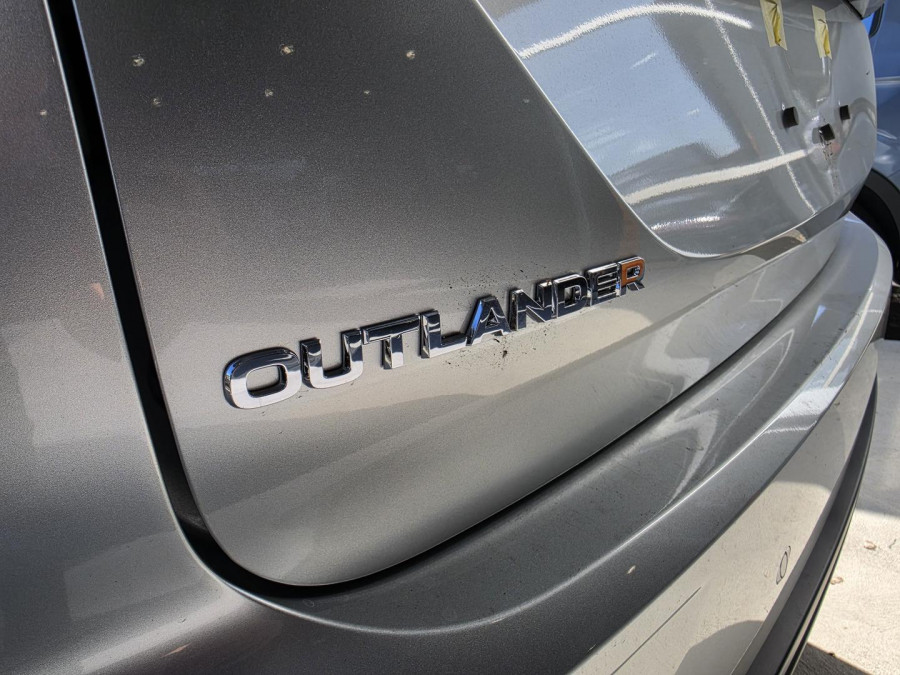 2026 Mitsubishi Outlander ZM ES SUV Image 6
