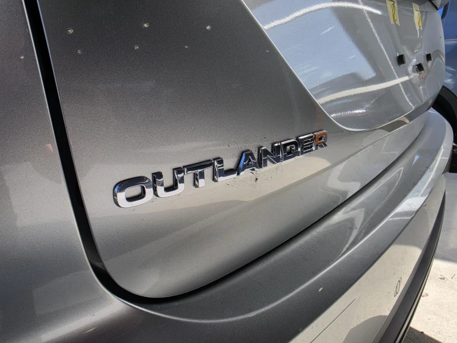 2026 Mitsubishi Outlander ZM ES SUV Image 6