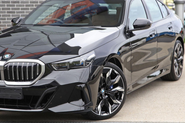 2025 BMW 5 Series G60 520i M Sport Sedan image 2