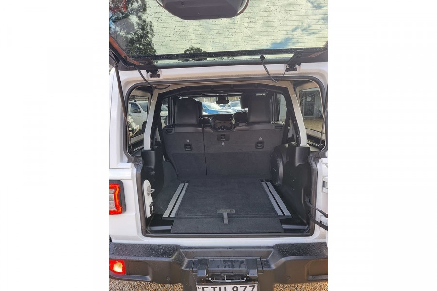 2022 Jeep Wrangler JL Unlimited Overland SUV Image 11