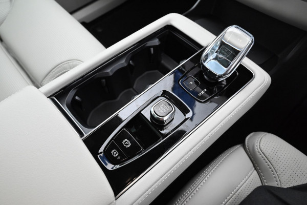 2026 Volvo XC90 L Series Ultra B5 Dark SUV Image 19