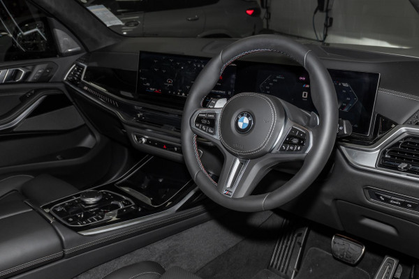 2025 BMW X7 G07 LCI M60i SUV image 6