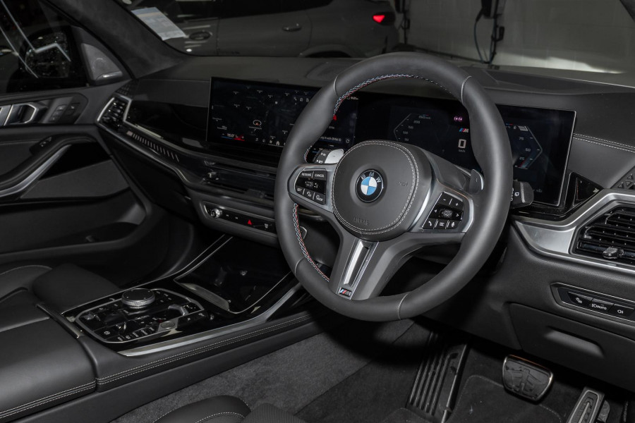 2025 BMW X7 G07 LCI M60i SUV
