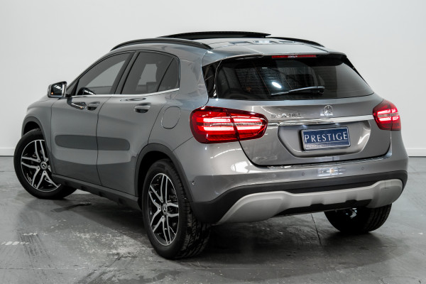2017 Mercedes-Benz GLA-Class 180 SUV Image 9