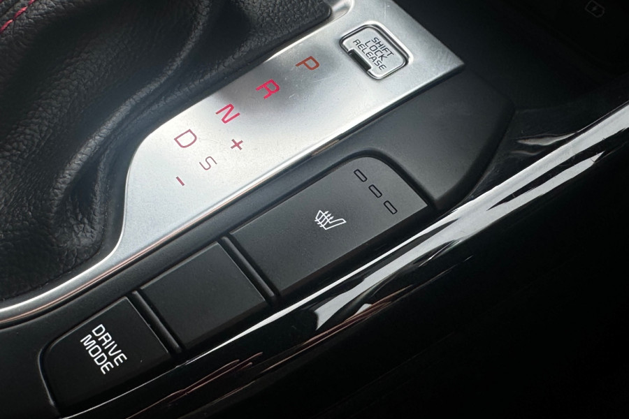 2021 MY1  Kia Cerato BD GT Hatch Image 18