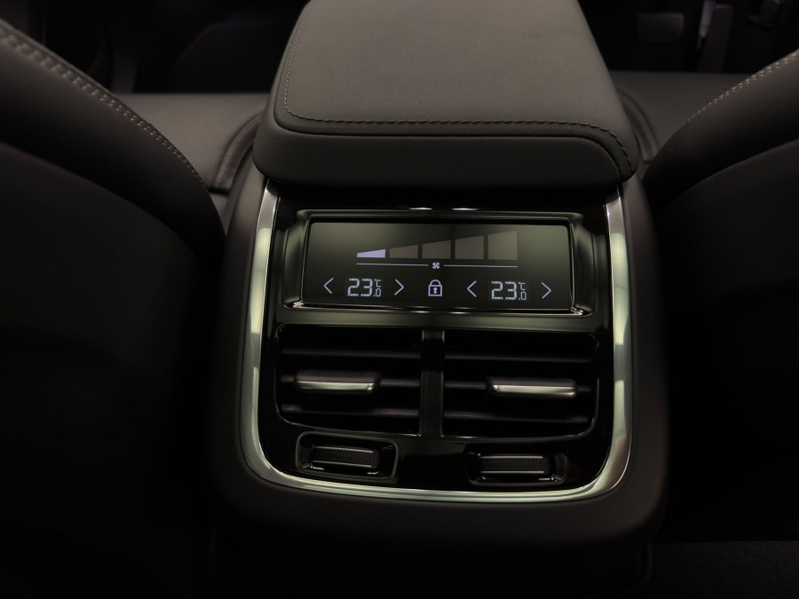 2025 MY26 Volvo XC60 UZ Ultra B5 Dark SUV Image 27