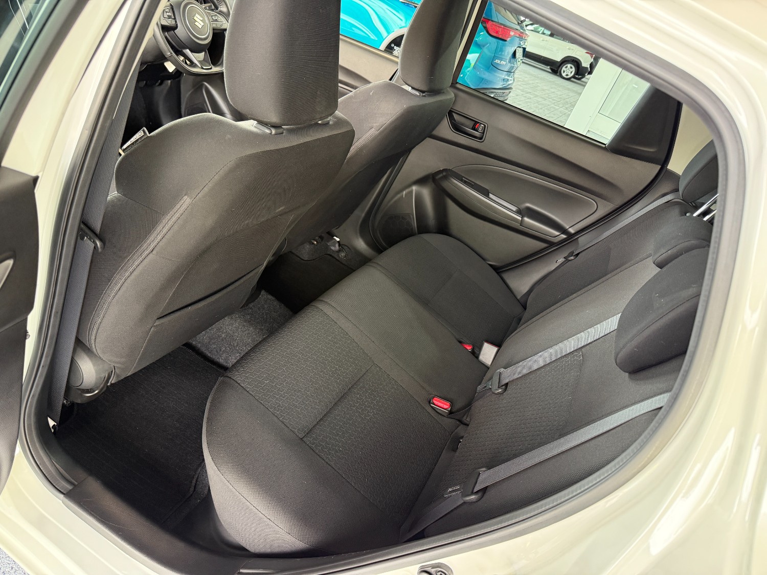 2023 Suzuki Swift AZ Series II GL Hatch Image 24