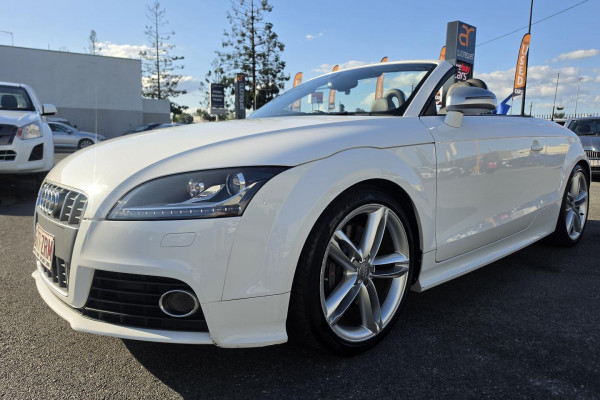 2009 Audi TTS 8J  Convertible Image 3
