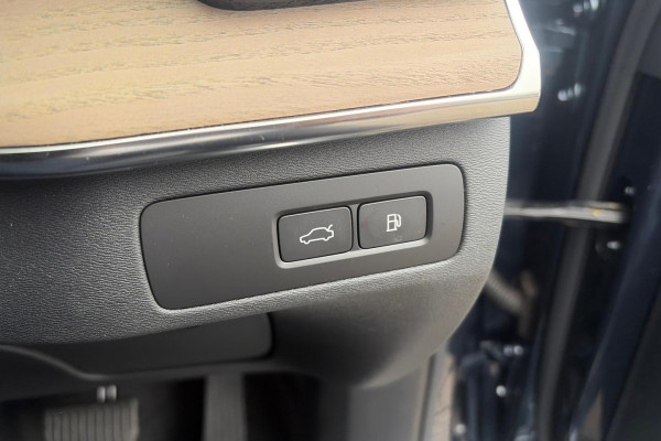 2025 MY26 Volvo XC90 L Series Plus T8 Plug-in Hybrid Dark SUV Image 23