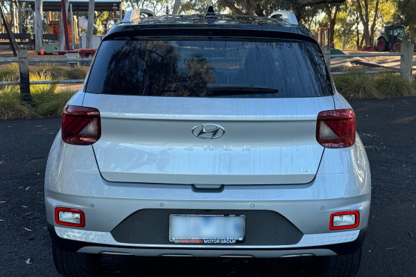 2020 Hyundai Venue QX Elite SUV Image 6