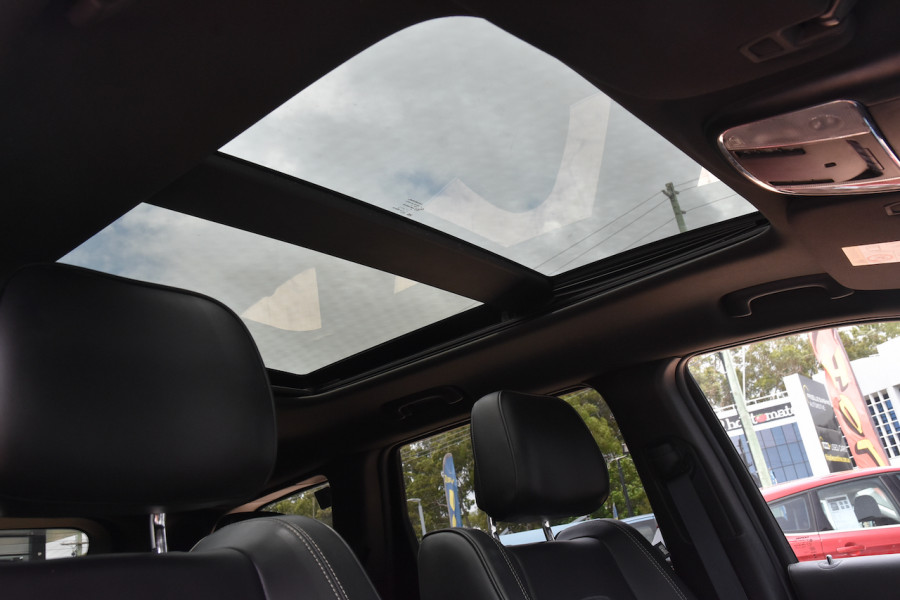 2013 MY14 Jeep Grand Cherokee WK MY2014 Overland Suv Image 21