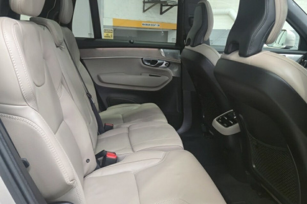 2024 MY25 Volvo XC90 L Series Ultra B5 Bright SUV Image 16