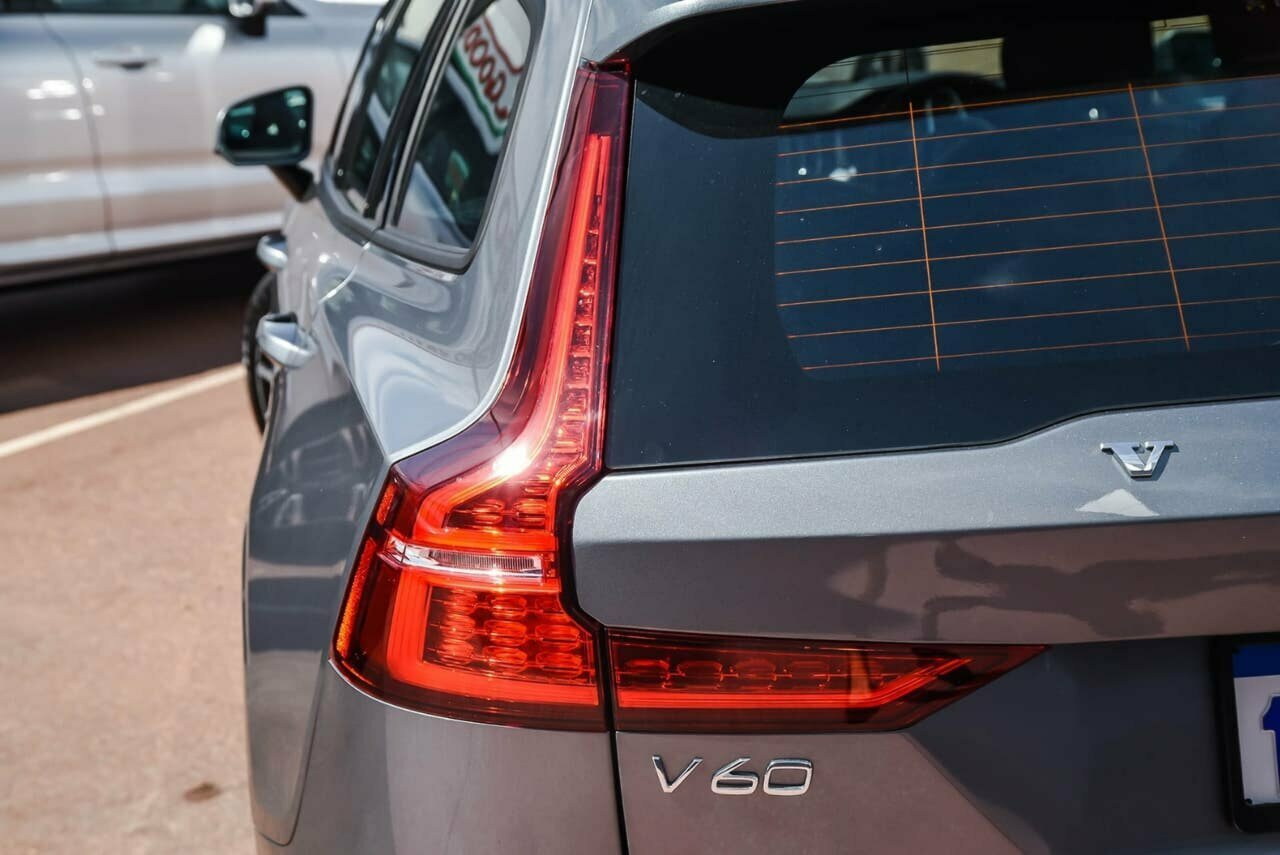 2019 MY20 Volvo V60 F-Series T5 Momentum Wagon Image 20