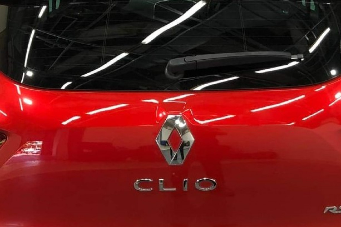 2014 MY15 Renault Clio R.S. IV B98 Sport Hatch Image 21