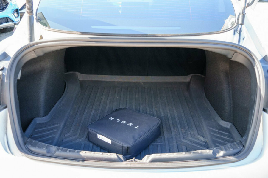 2022 Tesla Model 3  Rear-Wheel Drive Sedan Image 8