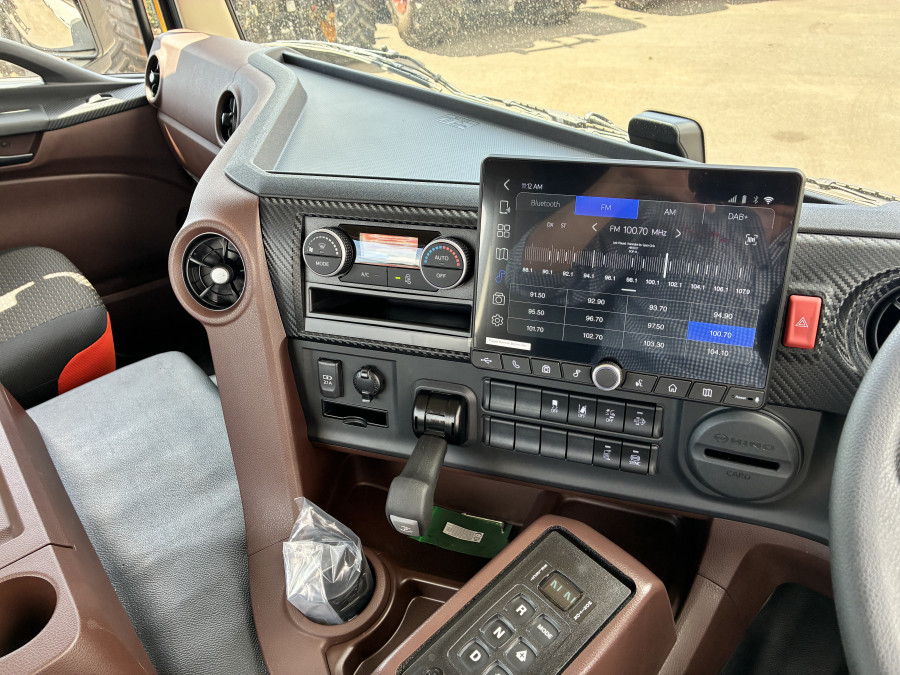 2026 Hino 700 FS 2632 AT LEAF 4575 FS Cab Chassis Image 11