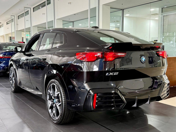 2024 BMW iX2 U10 eDrive20 M Sport SUV image 2