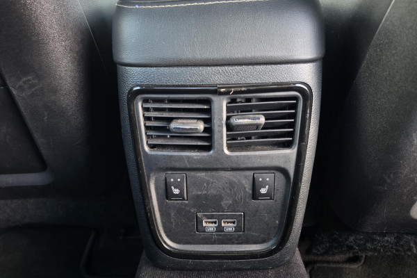 2017 Chrysler 300 LX SRT Sedan Image 15