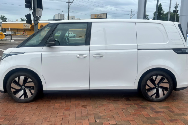 2024 MY25 Volkswagen ID. Buzz EB Pro BEV560 People Mover Image 5