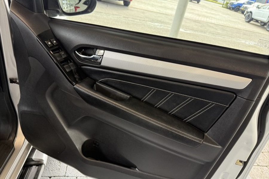 2017 Isuzu MU-X LS-T SUV Image 17