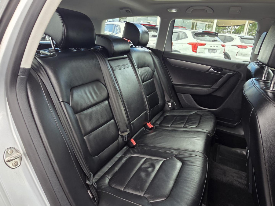 2011 MY12 Volkswagen Passat Type 3C 118TSI Wagon Image 11