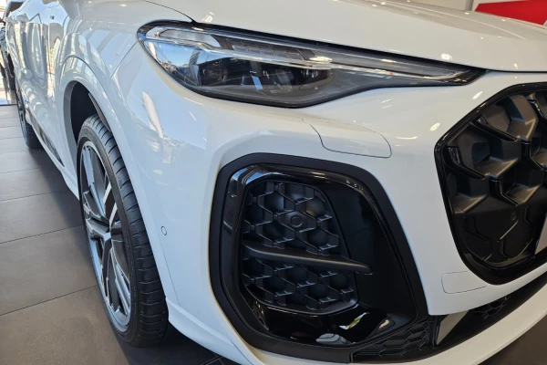 2026 MY25 Audi Q5 GU e-hybrid 270kW SUV Image 10