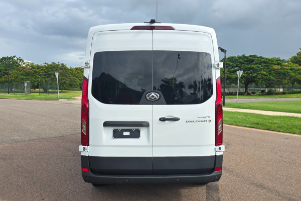 2025 LDV Deliver 9  Mid Roof LWB Van Image 10